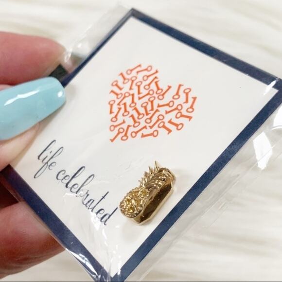 Keep Collective Gold Pave Pineapple Charm Collectors Edition - Picture 6 of 7